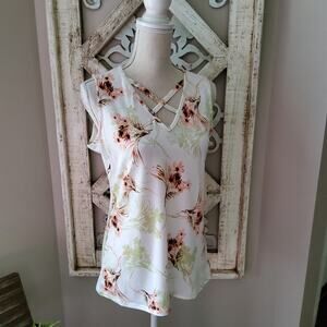 Emaline Women's Key Items Sleeveless Criss Cross V-Neck Top in Coral Floral